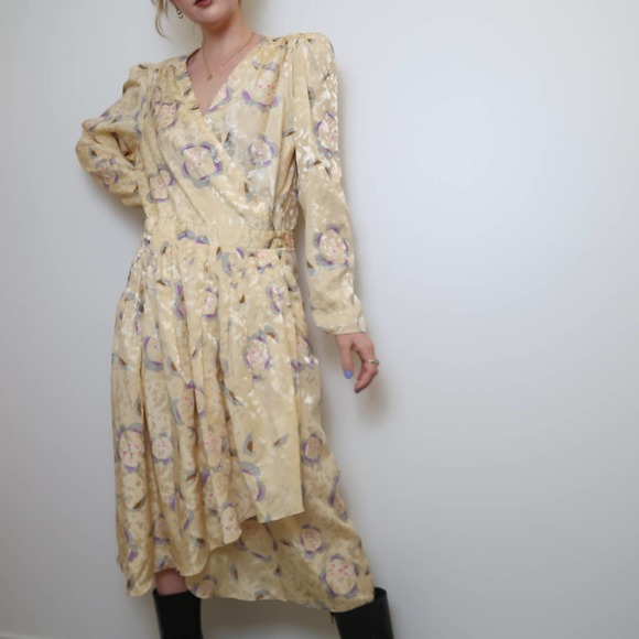 Vintage 80s yellow satin floral print midi dress - Picture 3 of 6